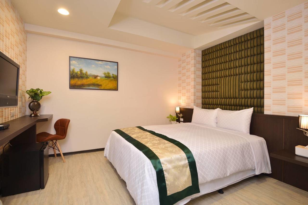 Ching She Hotel Tainan Esterno foto