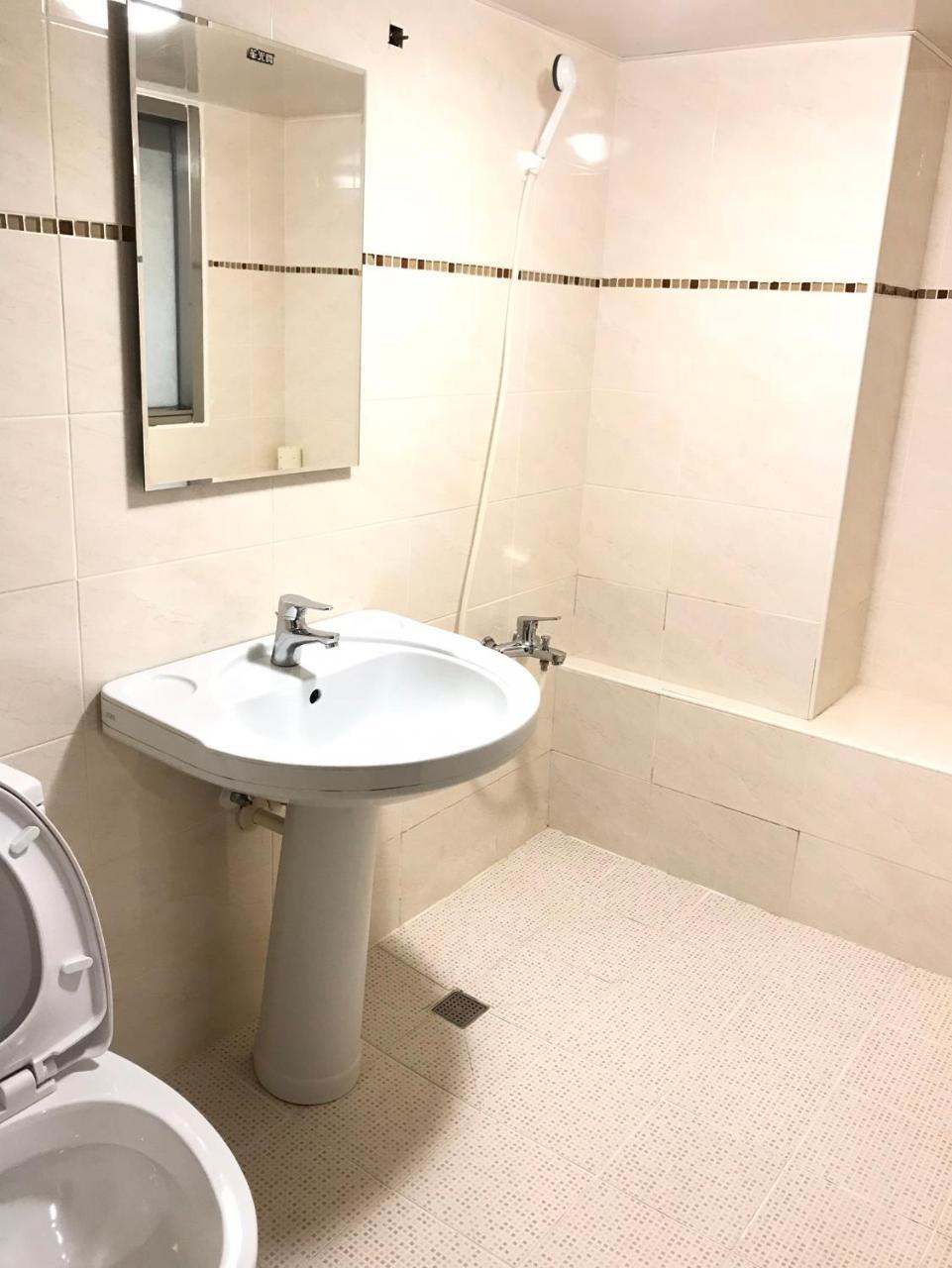 Ching She Hotel Tainan Esterno foto